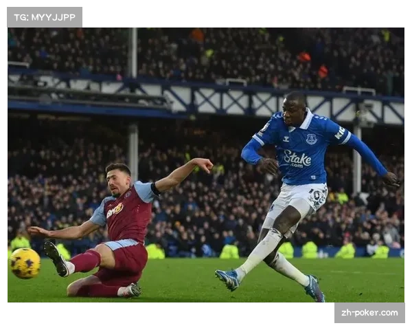 沃特金斯-迪亚比速度组合 维拉反击战术核心威胁持续 沃特金斯-迪亚比速度组合 维拉反击战术核心威胁持续